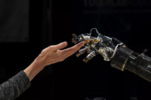 hand and robot